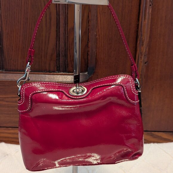 Coach Turnlock Wristlet in Red Patent Leather! - Picture 2 of 11